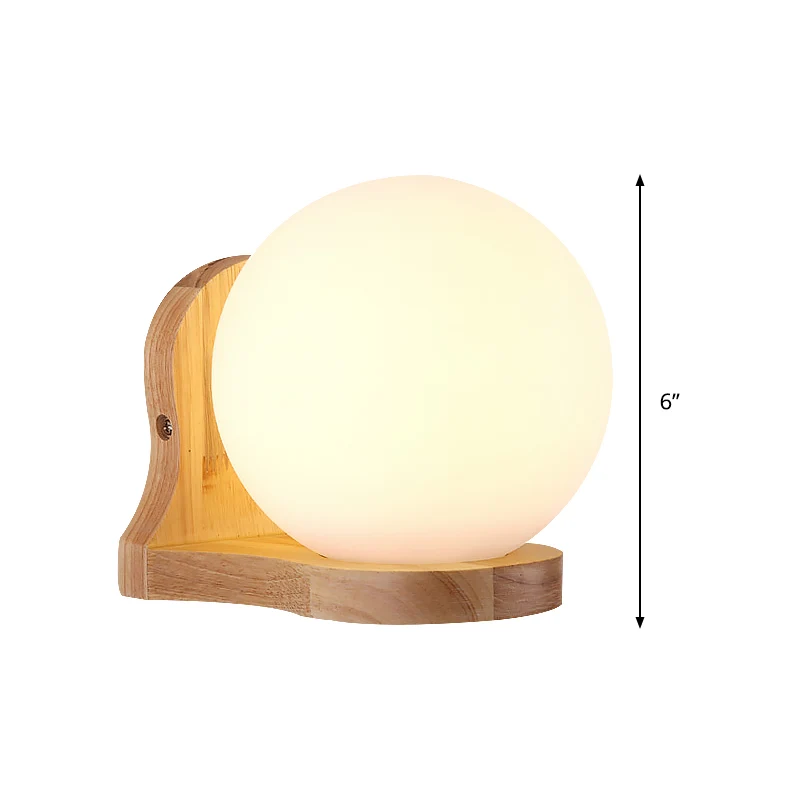 Moderne 1-flammige Wandleuchte aus Holz mit kugelförmiger Wandleuchte und Lampenschirm aus Milchglas Clearhalo
