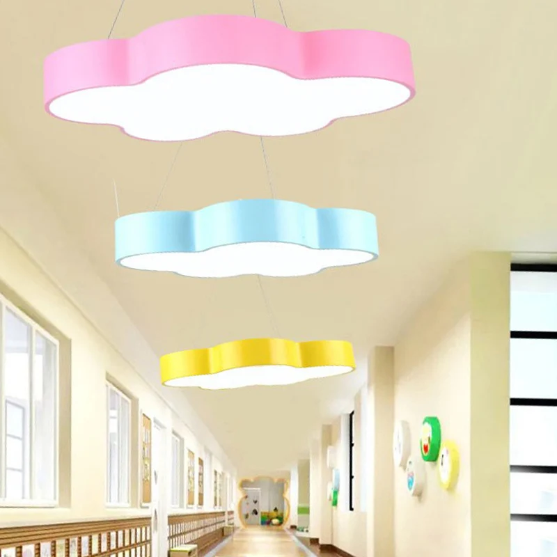 Moderne Cloud-Anhänger-Deckenleuchte aus Metall, LED-Kindergarten-Hängeleuchte Clearhalo