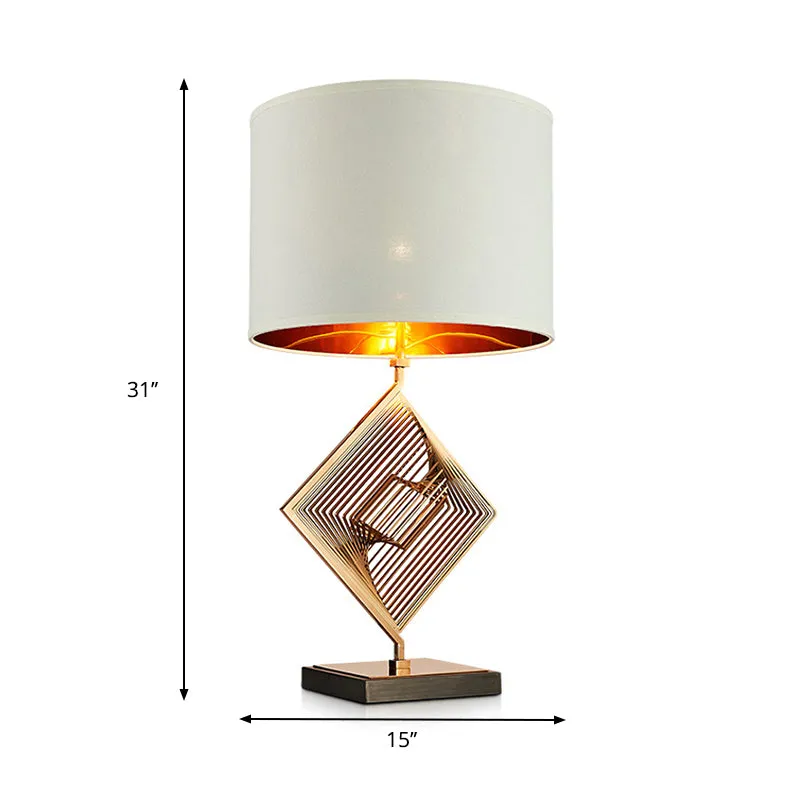Traditionelle Drum-Arbeitsbeleuchtung aus Stoff, 1-flammige Schreibtischlampe Weiß mit quadratischer Metalldeko für den Na...