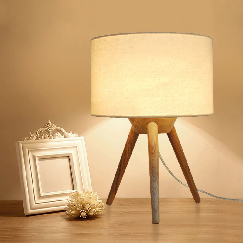 Trommelschirm-Stativ-Nachtlampe, Neuheit, minimalistische Stoff-Einzelzimmer-Tischleuchte aus Holz Clearhalo