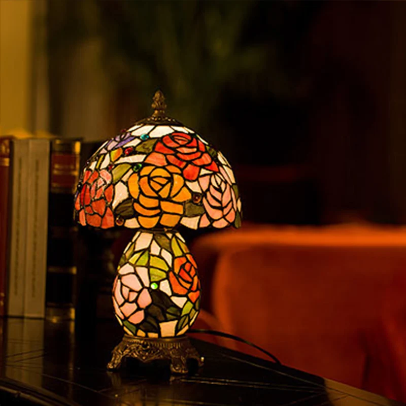 Viktorianische Vasen-Nachttischleuchte, 1-flammige Nachttischlampe aus Buntglas mit Blumenmuster Kaffeebraun mit Schalensc...