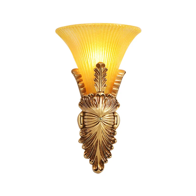Wandleuchte mit 1 Kopf und Glockenschirm aus gelbem Glas und Schlafzimmer-Wandleuchte im Lodge-Stil aus Kunstharz Gold Cle...