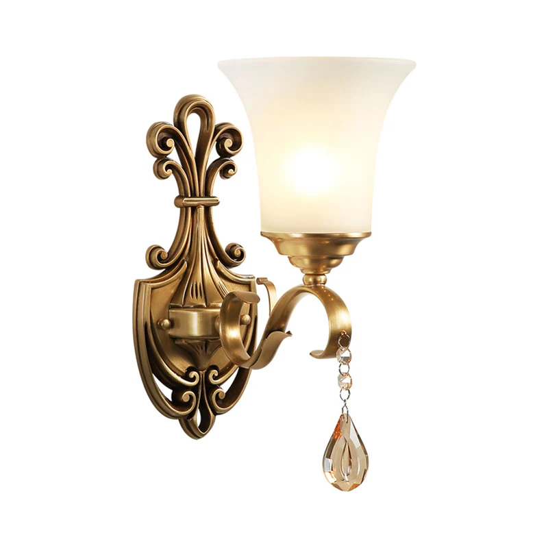 Weiße Glasglocken-Wandleuchte im Vintage-Stil, 1/2-Kopf-Schlafzimmer-Wandbeleuchtung mit Messing-Finish und klarem Kristal...
