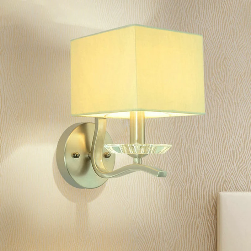 Würfel-Nachttischlampe aus Stoff, einzelne moderne Wandleuchte Grau/Schwarz mit Kristallakzent Clearhalo