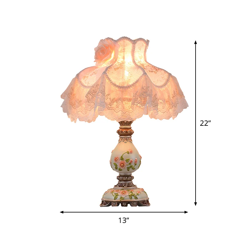 Zeitgenössische 1-Licht-Nachtlampe Beige mit Spitzenbesatz, Tischbeleuchtung mit Stoffschirm und geschnitztem Sockel Clear...