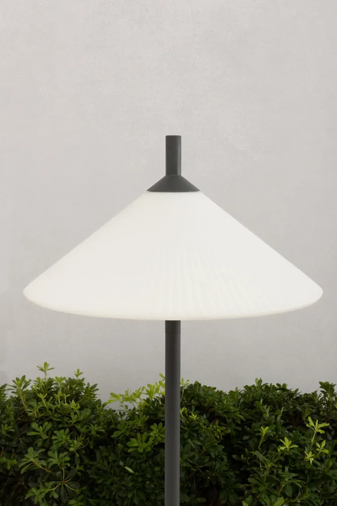 FARO Barcelona Saigon Out Außenstrahler mit Erdspieß, Aluminium, dunkelgrau, E27, Höhe 137,0 cm