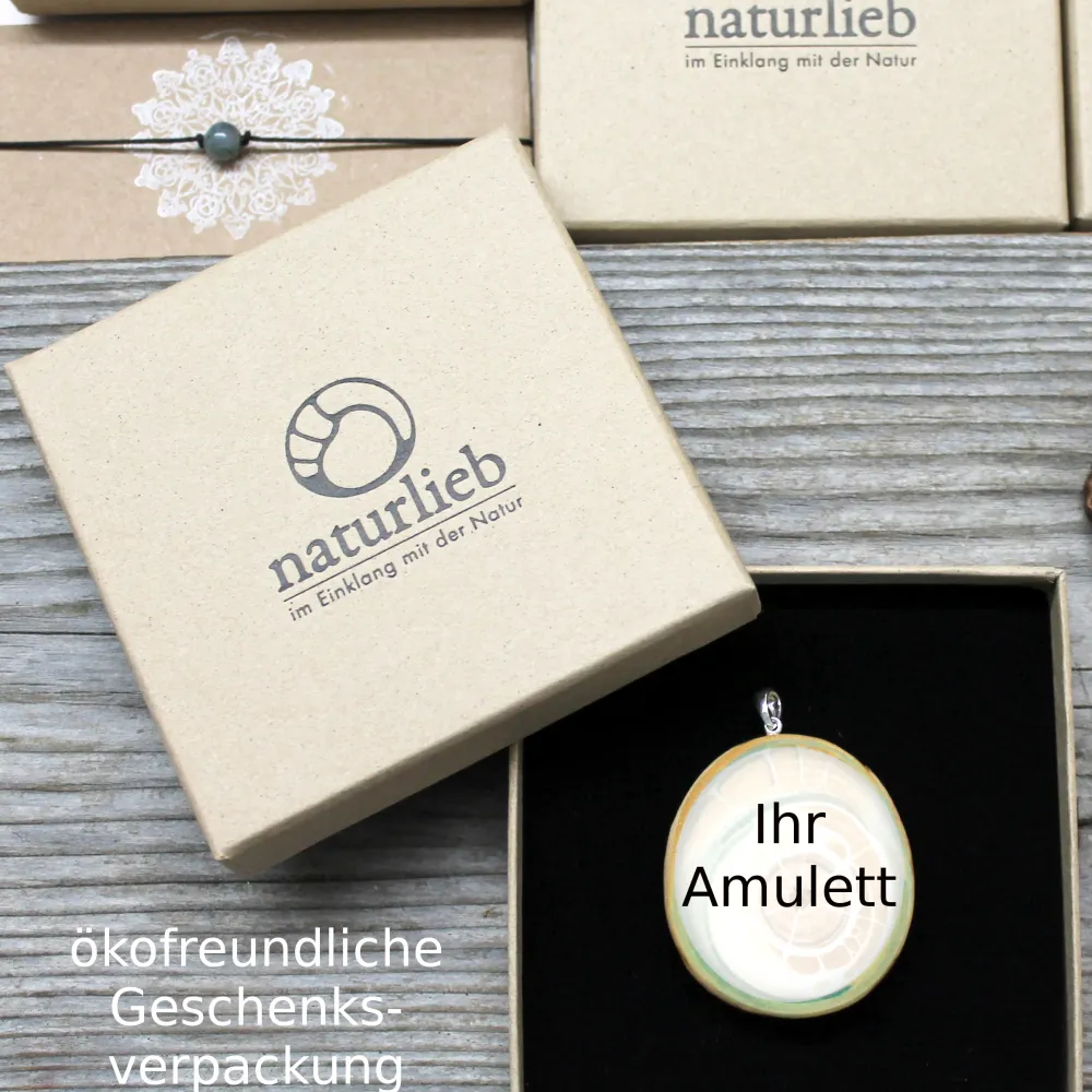 Schmuckset „Klare Vision“ – Amulett & Armband aus Lärchenholz mit Lapislazuli