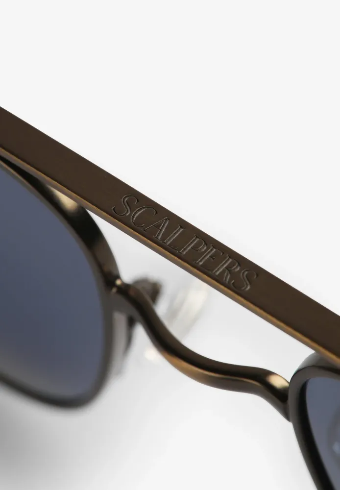 SONNENBRILLE MIT METALLGESTELL
