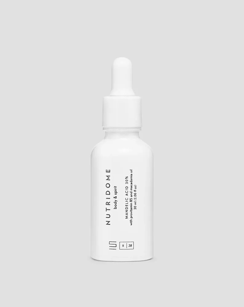 Mandelsäure 30% revitalisierendes Gesichtsserum mit Provitamin B5 und Macadamiaöl Nutridome