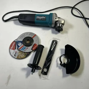 Makita 9558 HNRX1 Winkelschleifer 840 Watt 125 x 22,23 mm 11.000 U/min - Leicht Gebraucht