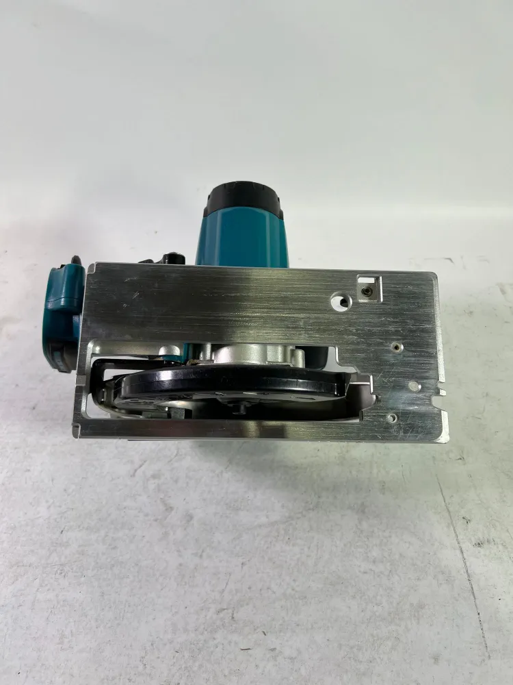 Makita DSS 611 Z Akku Handkreissäge 18 V 165 mm Solo - ohne Akku, ohne Ladegerät - Reparaturgerät